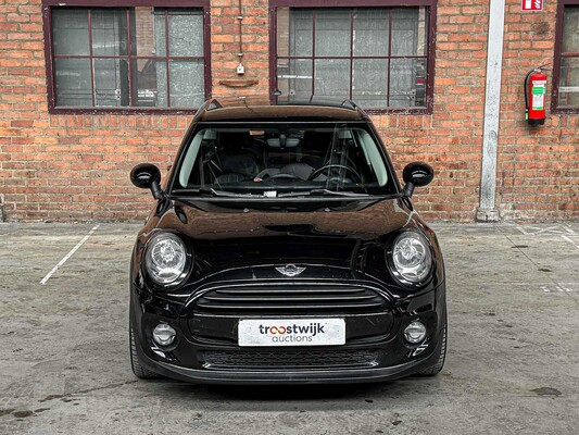 Mini Cooper 1.5 Business 136pk 2016 (Origineel-NL), KR-270-J