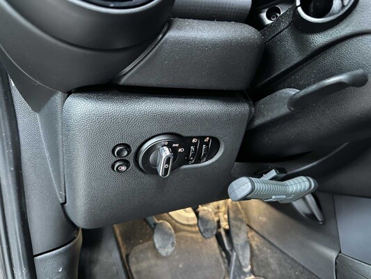 Mini Cooper 1.5 Business 136pk 2016 (Origineel-NL), KR-270-J