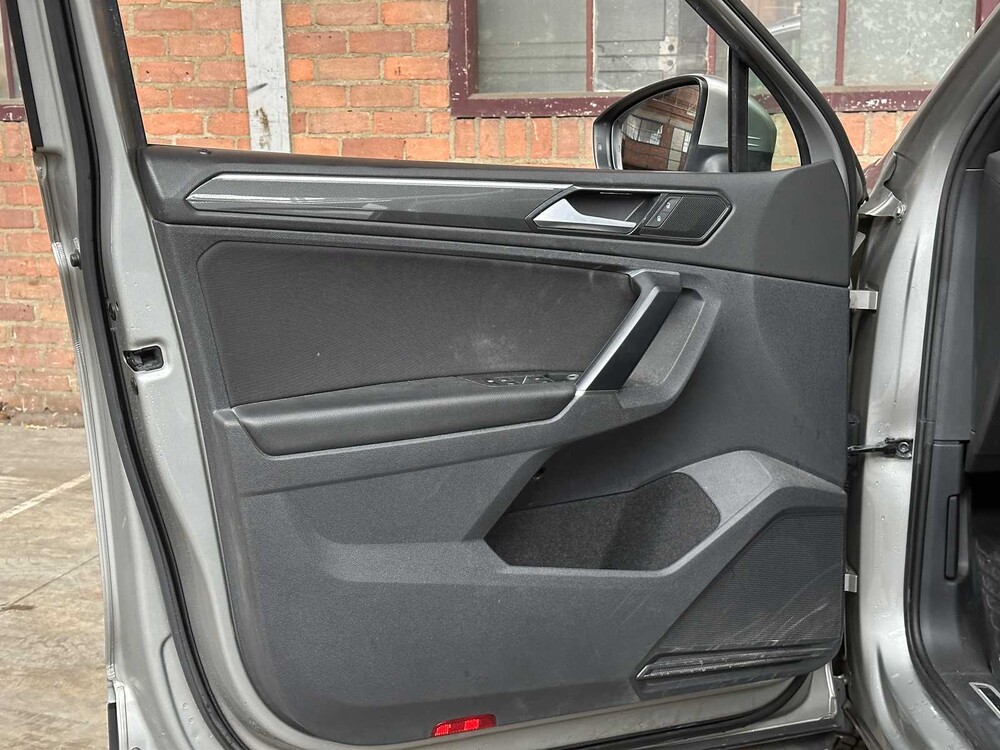 Volkswagen Tiguan 1.4 TSI ACT Highline 148pk 2018 (Origineel-NL), RR-501-H