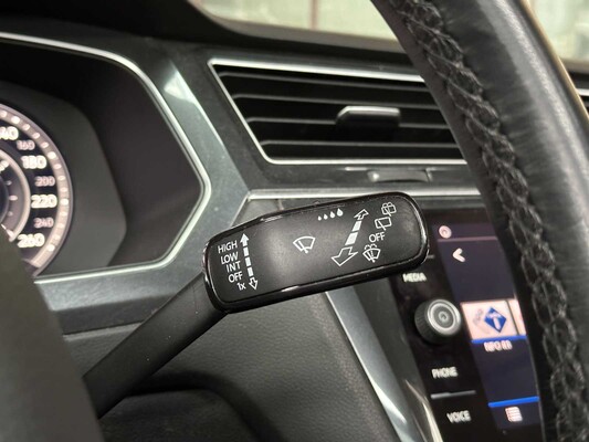 Volkswagen Tiguan 1.4 TSI ACT Highline 148pk 2018 (Origineel-NL), RR-501-H