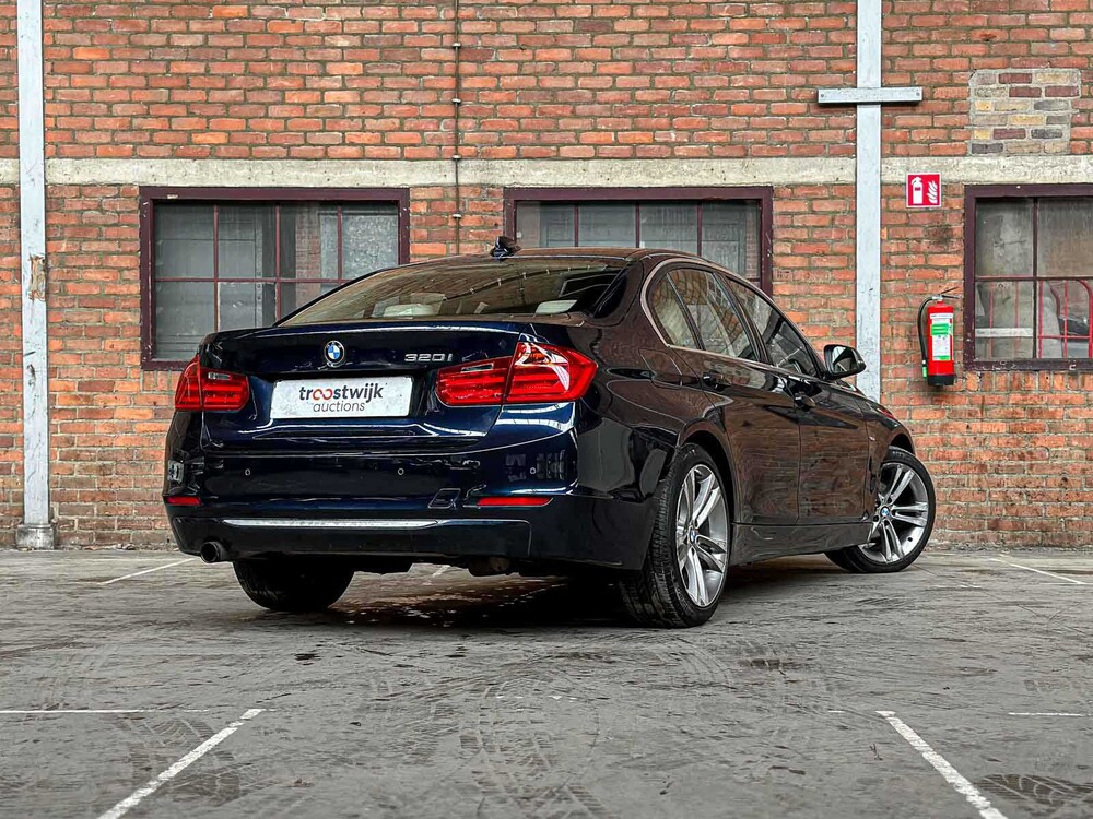 BMW 320i EfficientDynamics Edition Upgrade Edition 170pk 2013 (Origineel-NL) 3-serie, 1-SLL-03