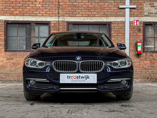 BMW 320i EfficientDynamics Edition Upgrade Edition 170pk 2013 (Origineel-NL) 3-serie, 1-SLL-03