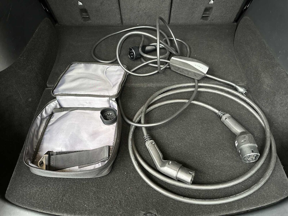 Tesla Model Y Long Range AWD 75kWh 351pk 2021, N-842-RT