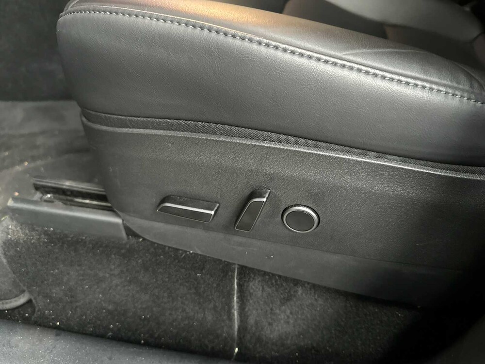 Tesla Model Y Long Range AWD 75kWh 351pk 2021, N-842-RT