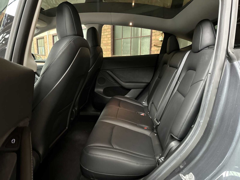 Tesla Model Y Long Range AWD 75kWh 351pk 2021, N-842-RT