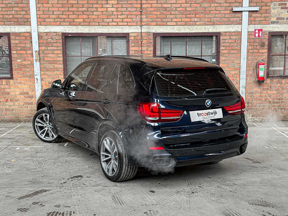 BMW X5 xDrive50i High Executive 4.4 V8 449pk 2016 (Origineel-NL), KP-686-H