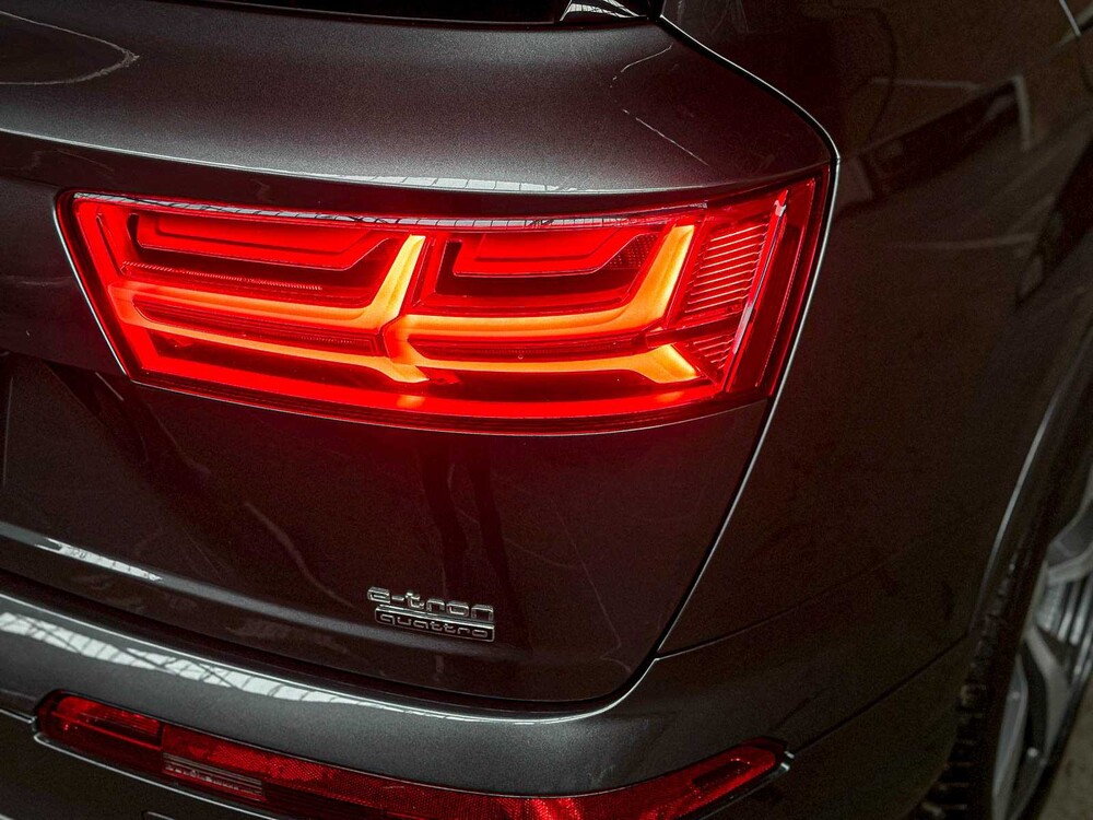 Audi Q7 3.0 TDI V6 e-tron Quattro Sport 373pk 2016 S-Line (Origineel-NL), KT-961-N