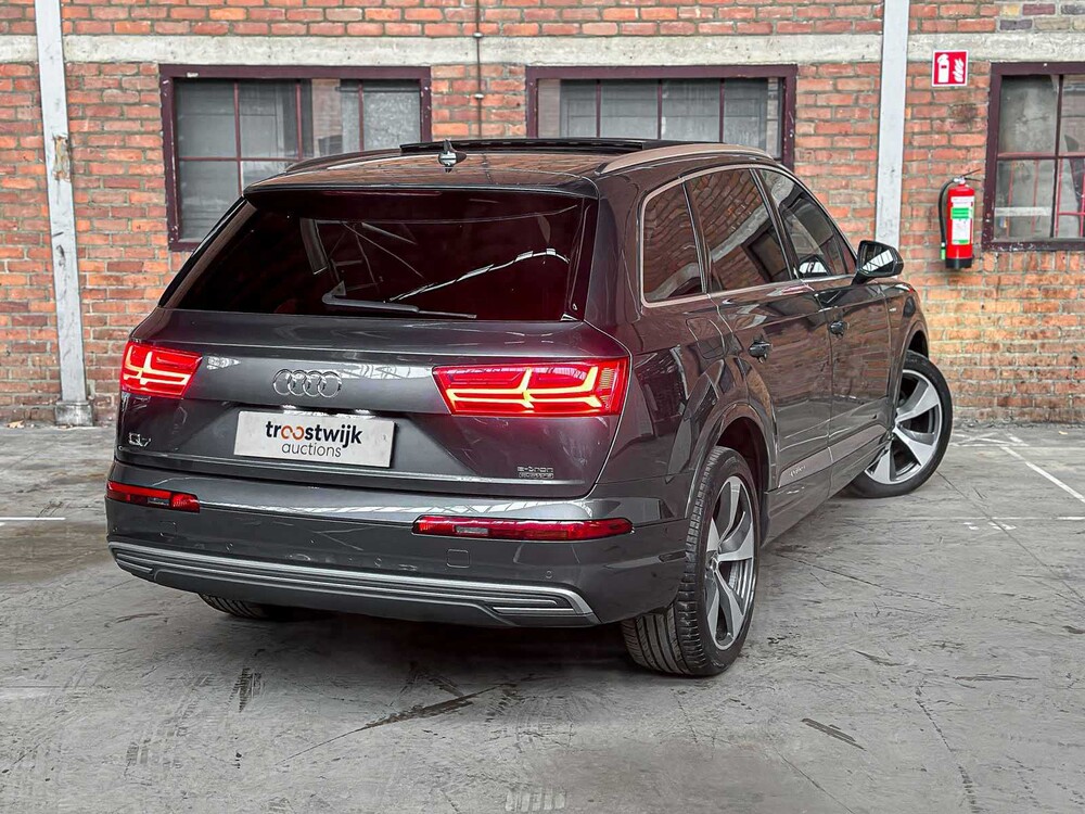 Audi Q7 3.0 TDI V6 e-tron Quattro Sport 373pk 2016 S-Line (Origineel-NL), KT-961-N