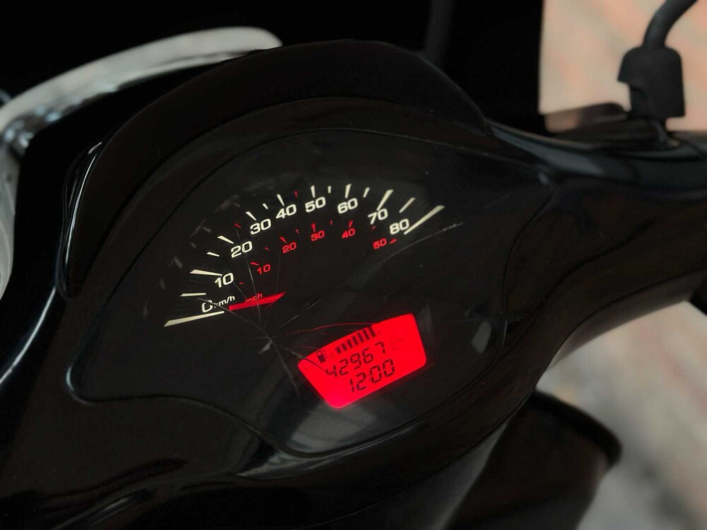 Piaggio Vespa Sprint 4T CUSTOM 2014, F-443-VL Scooter