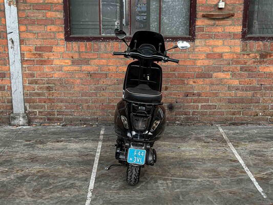 Piaggio Vespa Sprint 4T CUSTOM 2014, F-443-VL Scooter