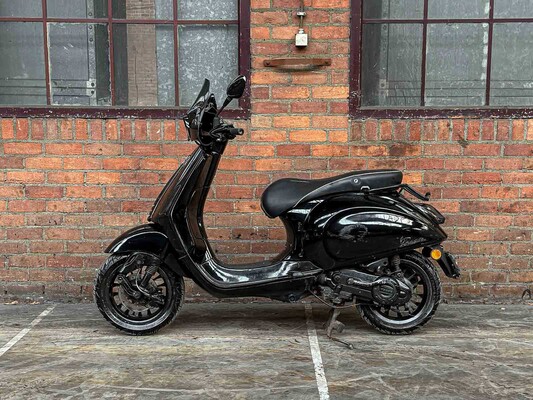 Piaggio Vespa Sprint 4T CUSTOM 2014, F-443-VL Scooter