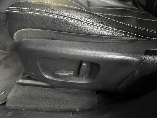 Land Rover Range Rover Velar 2.0 I4 AWD SE 179pk 2018, T-940-TJ