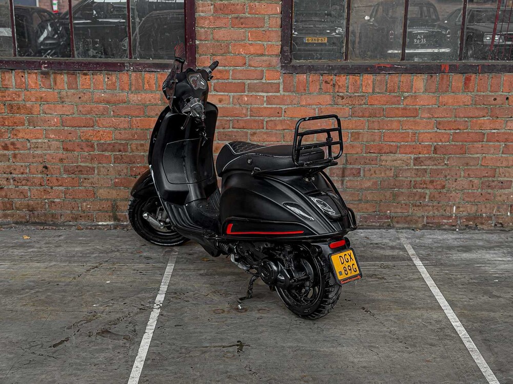 Piaggio Vespa Sprint 4T 2016 Scooter, DGX-89-G