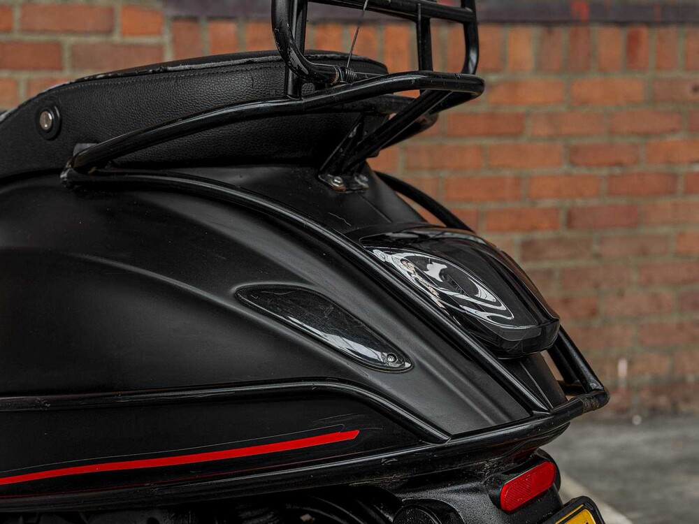 Piaggio Vespa Sprint 4T 2016 Scooter, DGX-89-G