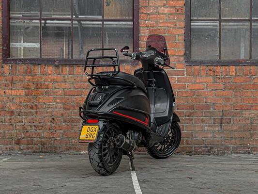 Piaggio Vespa Sprint 4T 2016 Scooter, DGX-89-G