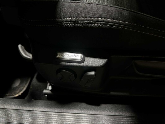 Volkswagen Passat Variant 1.5 TSI Business 150pk 2020 (Origineel-NL+1e eignaar), J-046-XK