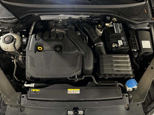 Volkswagen Passat Variant 1.5 TSI Business 150pk 2020 (Origineel-NL+1e eignaar), J-046-XK