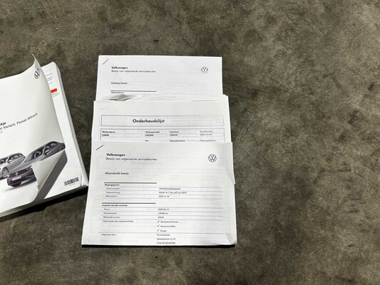 Volkswagen Passat Variant 1.5 TSI Business 150pk 2020 (Origineel-NL+1e eignaar), J-046-XK