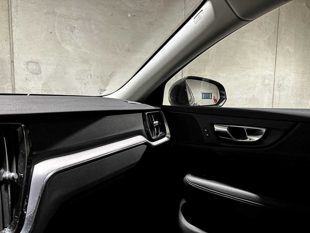 Volvo V60 2.0 B3 Momentum Advantage 163pk 2020 (Origineel-NL+1e eigenaar), K-370-BF