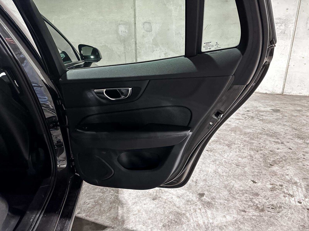 Volvo V60 2.0 B3 Momentum Advantage 163pk 2020 (Origineel-NL+1e eigenaar), K-370-BF