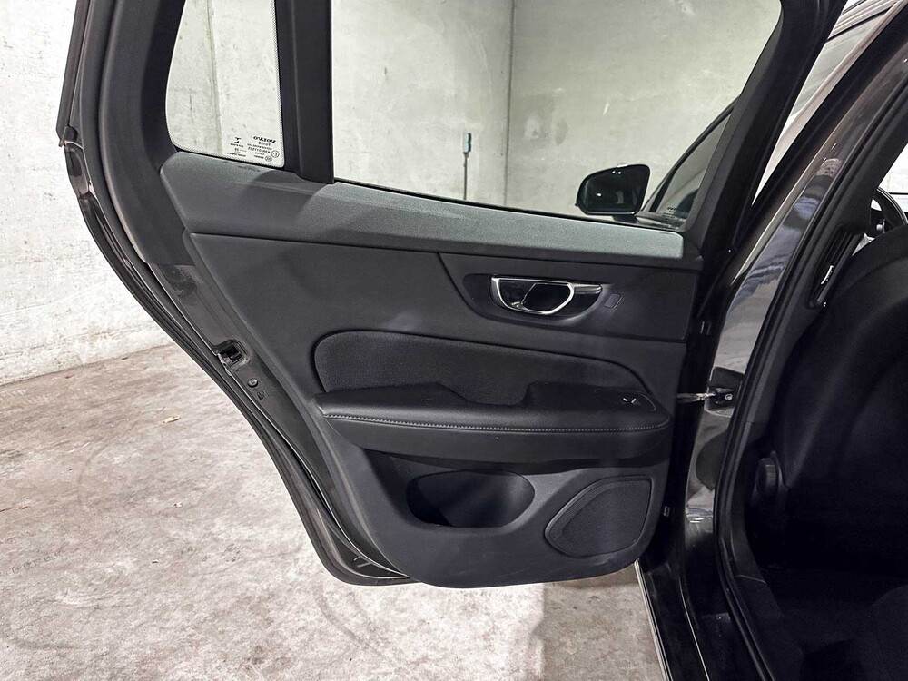 Volvo V60 2.0 B3 Momentum Advantage 163pk 2020 (Origineel-NL+1e eigenaar), K-370-BF
