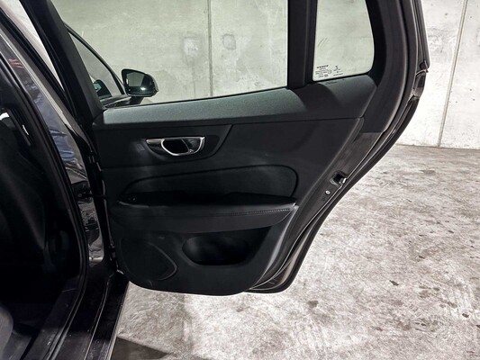 Volvo V60 2.0 B3 Momentum Advantage 163pk 2020 (Origineel-NL+1e eigenaar), K-370-BF