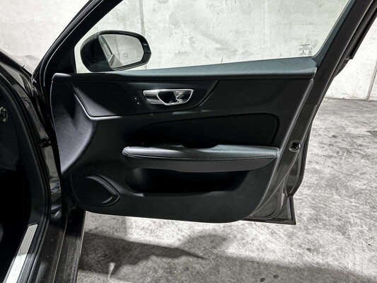 Volvo V60 2.0 B3 Momentum Advantage 163pk 2020 (Origineel-NL+1e eigenaar), K-370-BF