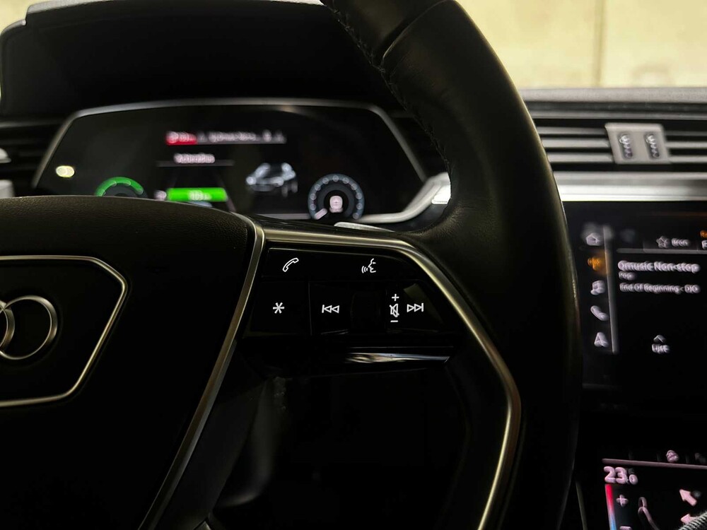 Audi e-tron 50 Quattro Business Edition 313 PS 2020 (Original-NL), J-761-NS