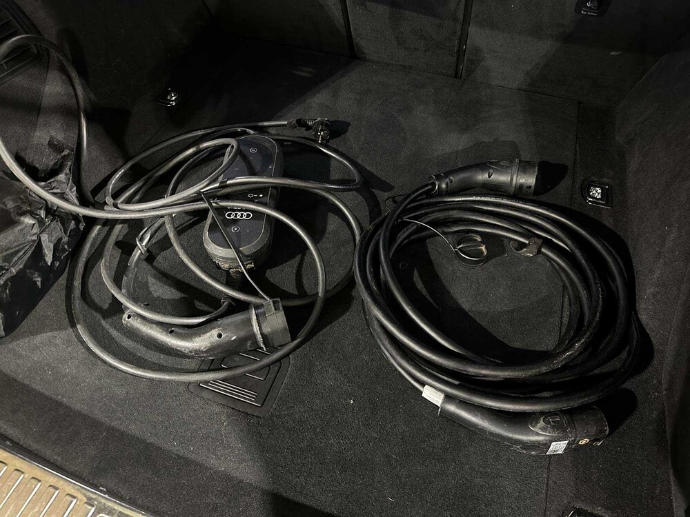 Audi e-tron 50 Quattro Business Edition 313 PS 2020 (Original-NL), J-761-NS