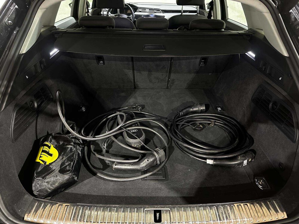 Audi e-tron 50 Quattro Business Edition 313 PS 2020 (Original-NL), J-761-NS