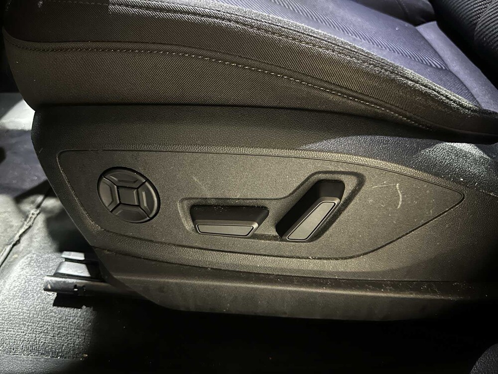 Audi e-tron 50 Quattro Business Edition 313 PS 2020 (Original-NL), J-761-NS