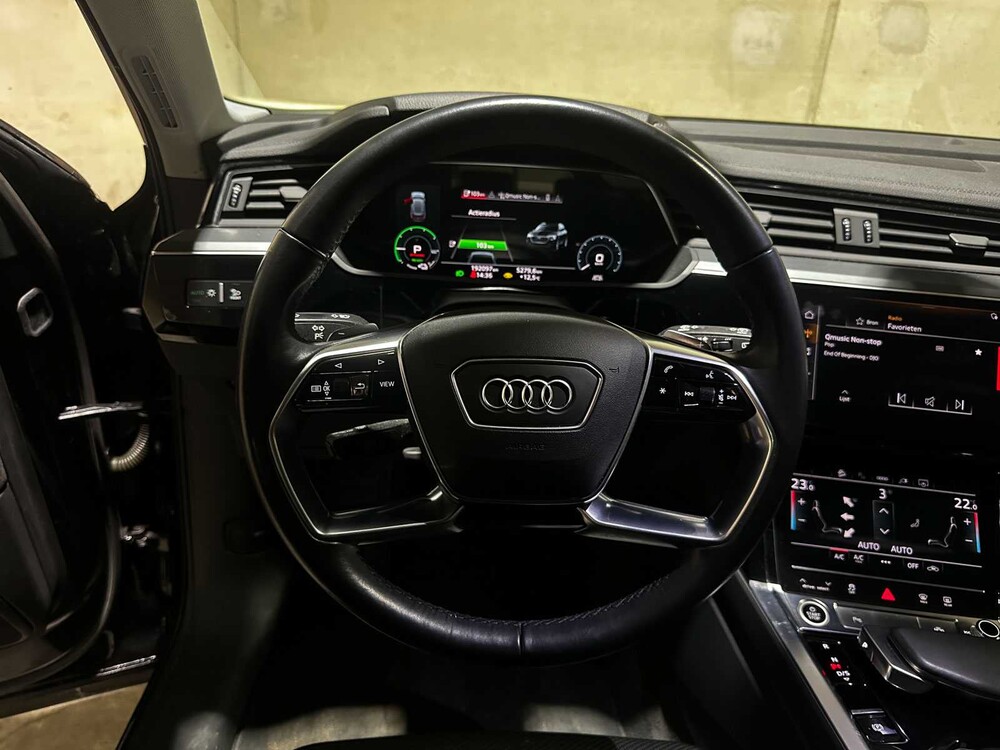 Audi e-tron 50 Quattro Business Edition 313 PS 2020 (Original-NL), J-761-NS