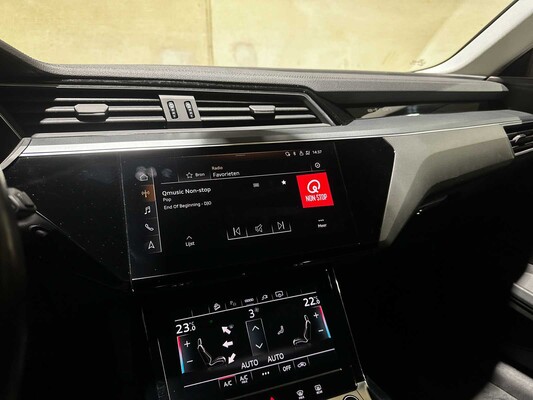 Audi e-tron 50 Quattro Business Edition 313 PS 2020 (Original-NL), J-761-NS