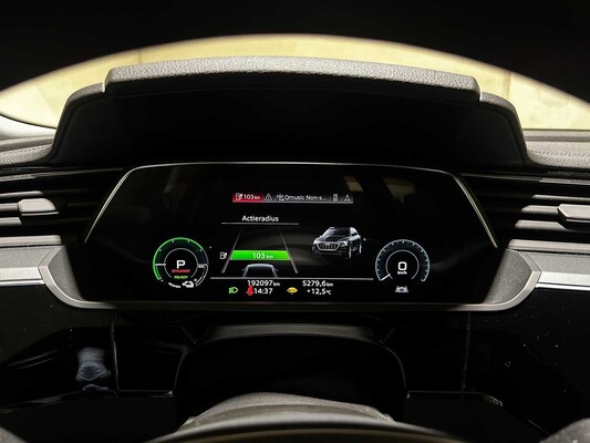 Audi e-tron 50 Quattro Business Edition 313 PS 2020 (Original-NL), J-761-NS