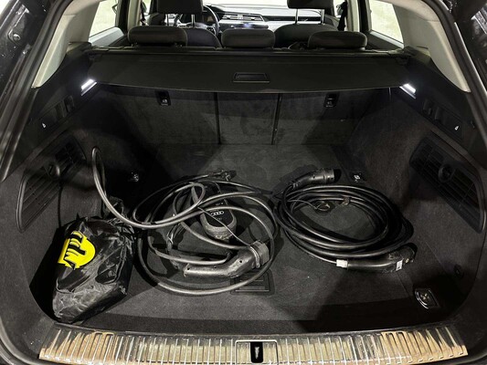 Audi e-tron 50 Quattro Business Edition 313 PS 2020 (Original-NL), J-761-NS