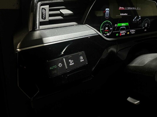 Audi e-tron 50 Quattro Business Edition 313 PS 2020 (Original-NL), J-761-NS