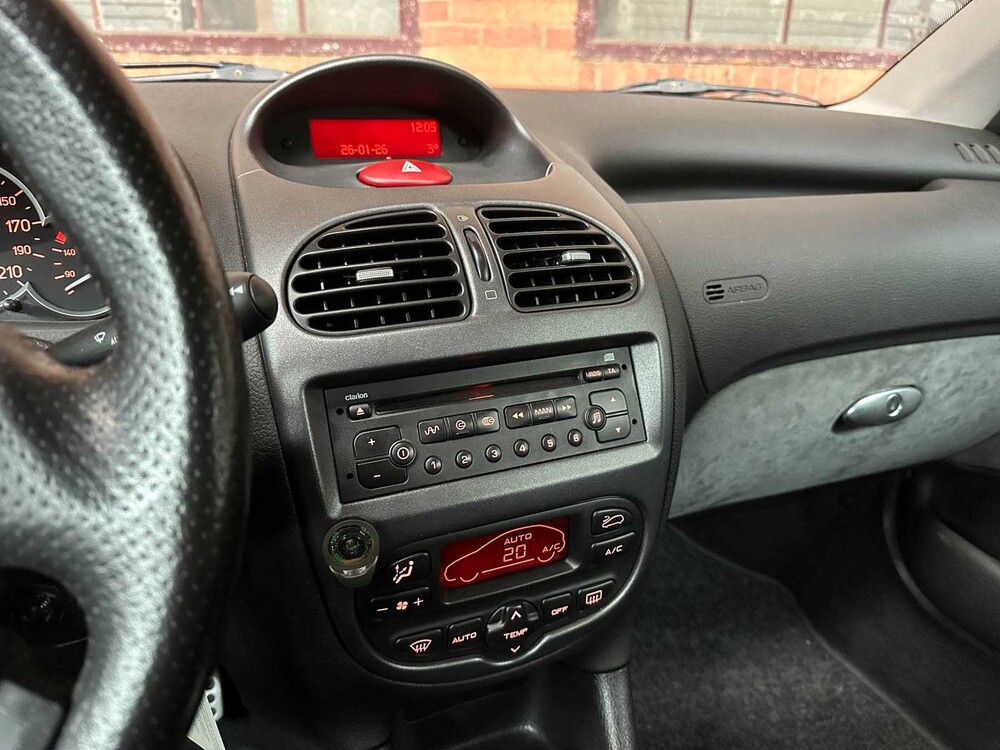 Peugeot 206 2.0-16V GTI 134pk 2004, 33-NS-VN