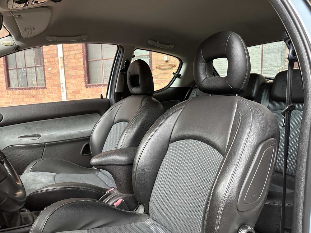 Peugeot 206 2.0-16V GTI 134pk 2004, 33-NS-VN