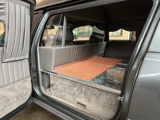 Cadillac DeVille Miller Meteor Leichenwagen 4,6 V8 279 PS 2005 Leichenwagen