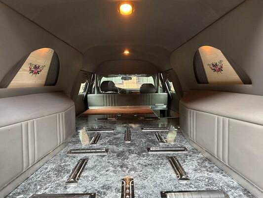 Cadillac DeVille Miller Meteor Leichenwagen 4,6 V8 279 PS 2005 Leichenwagen