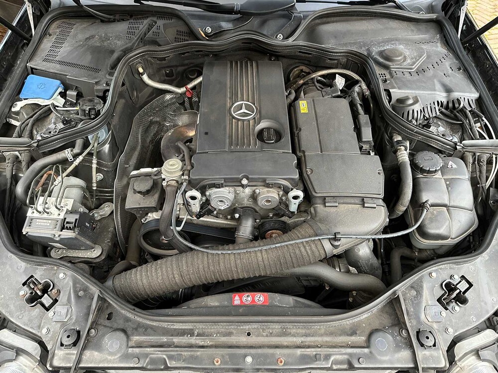 Mercedes-Benz E200 Sedan 2007 E-Class (Original-NL + 1st Owner), 92-XK-RH Youngtimer