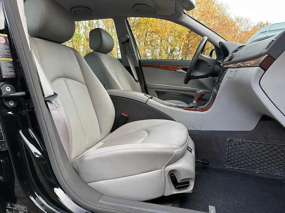 Mercedes-Benz E200 Sedan 2007 E-Class (Original-NL + 1st Owner), 92-XK-RH Youngtimer