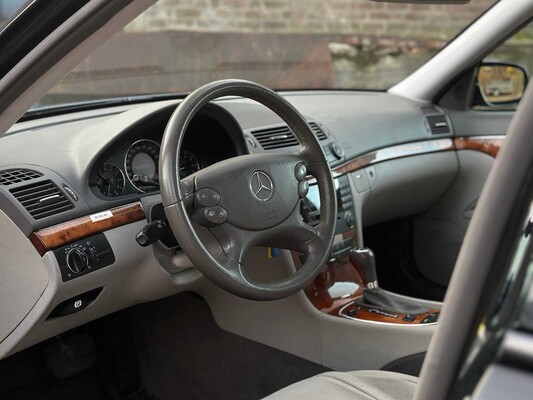 Mercedes-Benz E200 Sedan 2007 E-Class (Original-NL + 1st Owner), 92-XK-RH Youngtimer
