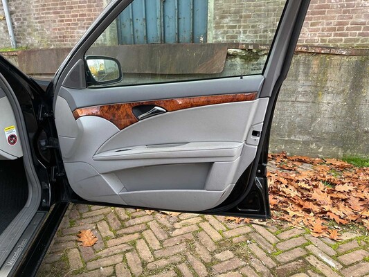 Mercedes-Benz E200 Sedan 2007 E-Class (Original-NL + 1st Owner), 92-XK-RH Youngtimer