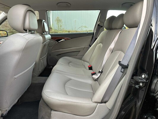 Mercedes-Benz E200 Sedan 2007 E-Class (Original-NL + 1st Owner), 92-XK-RH Youngtimer