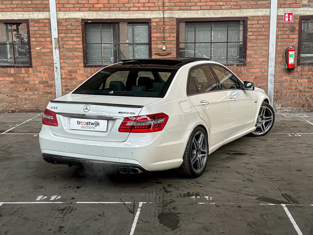 Mercedes-Benz E63 AMG 6.2 V8 -CARBON- 525pk 2010 (Origineel-NL) E-Klasse, 47-LKB-6