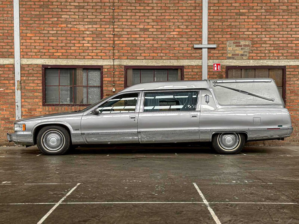 Cadillac Fleetwood Krystal Koach Funeral Car 5.7 V8 263pk 1995