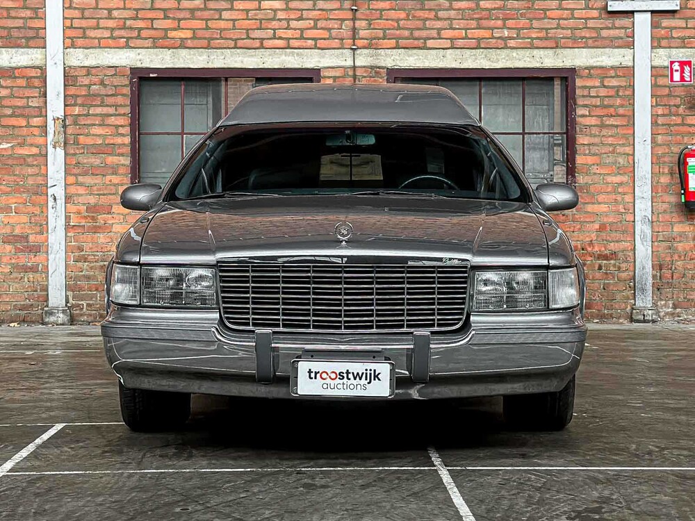 Cadillac Fleetwood Krystal Koach Funeral Car 5.7 V8 263pk 1995