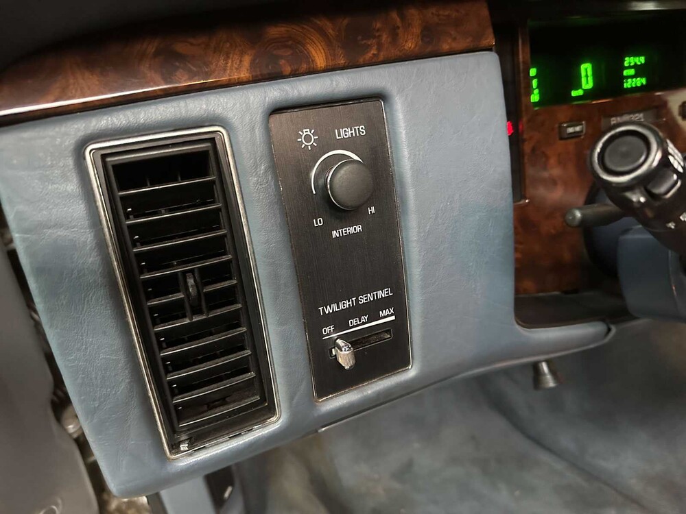 Cadillac Fleetwood Krystal Koach Funeral Car 5.7 V8 263pk 1995