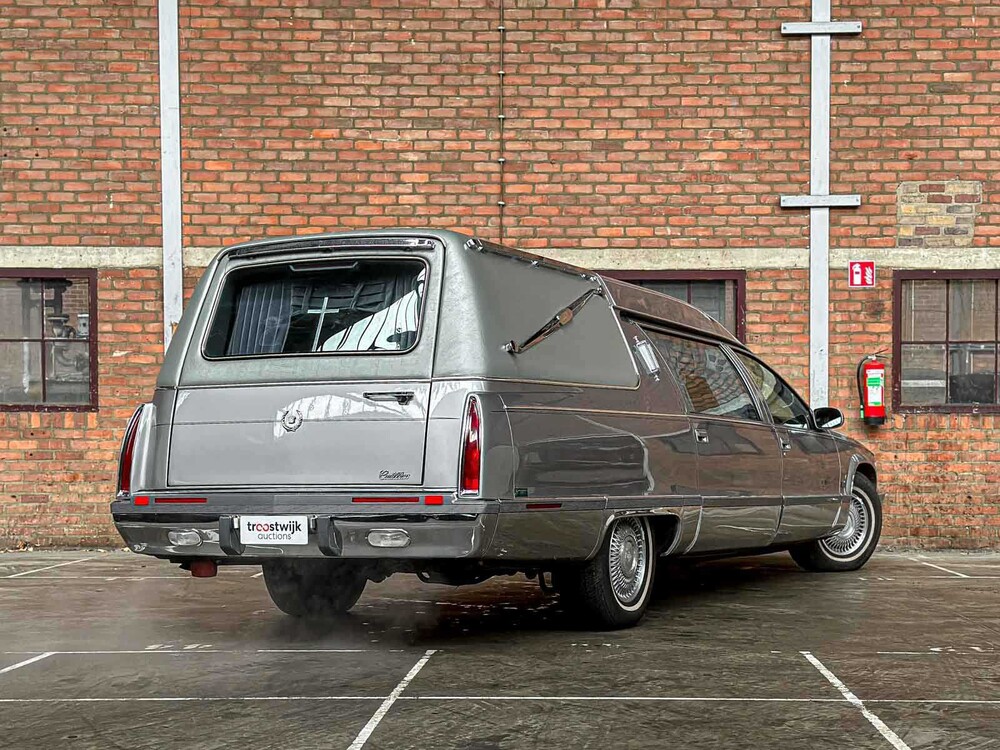 Cadillac Fleetwood Krystal Koach Funeral Car 5.7 V8 263pk 1995